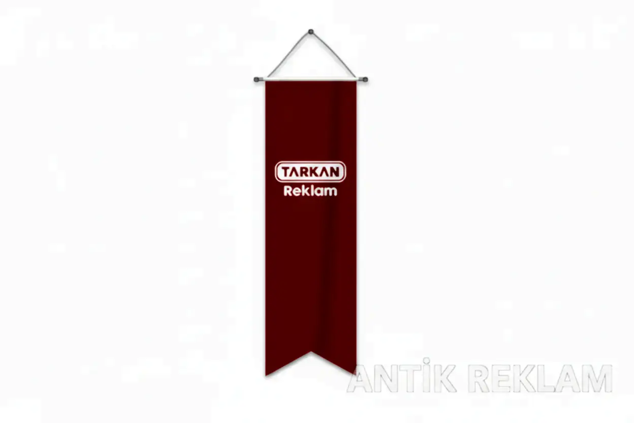 Kırlanğıç bayrak flama kırmızı zemin beyaz yazı Tarkan Reklam saten iç mekan uygulaması